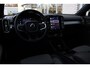 Volvo XC40 B4 Plus Dark | Semi elek. trekhaak | Verwarmbare voorstoelen en stuurwiel | Premium audio by Harman Kardon | Verwarmbare voorruit | Elektrische achterklep | Keyless entry | Parkeercamera achter | Parkeersensor voor | Elek. bed. bestuurdersstoel met geheugen | All-season banden | 19-inch lichtmetalen velgen | Blind spot | Google-maps navigatie