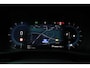 Volvo XC40 B4 Plus Dark | Semi elek. trekhaak | Verwarmbare voorstoelen en stuurwiel | Premium audio by Harman Kardon | Verwarmbare voorruit | Elektrische achterklep | Keyless entry | Parkeercamera achter | Parkeersensor voor | Elek. bed. bestuurdersstoel met geheugen | All-season banden | 19-inch lichtmetalen velgen | Blind spot | Google-maps navigatie
