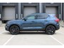 Volvo XC40 B4 plus Black Edition | Panoramadak met Schuif-/Kantelfunctie | Elektrisch Verstelbare Voorstoelen | 360° Parkeercamera |  Getint Glas Achter | 20 inch Lichtmetalen Velgen | Keyless | Elektrische Achterklep | Premium audio by Harman Kardon | Stoelverwarming | Stuurverwarming | Volvo UX Infotainment | Adaptieve Cruise Control | Pilot Assist | BLIS