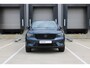 Volvo XC40 B4 plus Black Edition | Panoramadak met Schuif-/Kantelfunctie | Elektrisch Verstelbare Voorstoelen | 360° Parkeercamera |  Getint Glas Achter | 20 inch Lichtmetalen Velgen | Keyless | Elektrische Achterklep | Premium audio by Harman Kardon | Stoelverwarming | Stuurverwarming | Volvo UX Infotainment | Adaptieve Cruise Control | Pilot Assist | BLIS