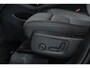 Volvo XC40 B4 Plus Dark | Verwarmde Voorstoelen+Stuurwiel | Verwarmde voorruit | Semi-Elektrische Trekhaak | Premium audio by Harman Kardon | Apple Carplay / Android Auto | Elektrisch bedienbare voorstoelen | Google infotaiment