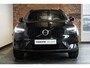 Volvo XC40 B4 Plus Dark | Verwarmde Voorstoelen+Stuurwiel | Verwarmde voorruit | Semi-Elektrische Trekhaak | Premium audio by Harman Kardon | Apple Carplay / Android Auto | Elektrisch bedienbare voorstoelen | Google infotaiment