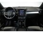 Volvo XC40 B4 Plus Dark | Verwarmde Voorstoelen+Stuurwiel | Verwarmde voorruit | Semi-Elektrische Trekhaak | Premium audio by Harman Kardon | Apple Carplay / Android Auto | Elektrisch bedienbare voorstoelen | Google infotaiment