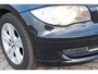 BMW 1-Serie 118i Business Line Climate control, Cruise control, Lichtmetalen wielen, Elektrische ramen