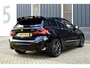 BMW 1-Serie 120i M-Performance Rijklaarprijs-Garantie Panorama dak Schaalstoelen  Live cockpit pro Apple carplay
