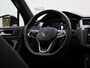 Volkswagen Tiguan 1.5 TSI R-Line Business | Achteruitrijcamera | Trekhaak |  Adaptive cruise control | Stoelverwarming | Navigatie | 19 inch licht metalen velgen | Panorama schuif-/kanteldak |