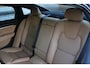 Volvo S90 2.0 B5 Ultimate Bright | Denim Blue metallic | Panoramadak | Geventileerde voorstoelen | Elek. bed. voorstoelen met geheugen | Verwarmbaar stuurwiel | Verwarmbare voorstoelen | Blind Spot | Achterstoelen verwamd | Adaptive Cruise Control | Semi elek. trekhaak | Google-Maps navigatie | Parkeercamera achter | Elek. achterklep |