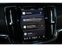 Volvo S90 2.0 B5 Ultimate Bright | Denim Blue metallic | Panoramadak | Geventileerde voorstoelen | Elek. bed. voorstoelen met geheugen | Verwarmbaar stuurwiel | Verwarmbare voorstoelen | Blind Spot | Achterstoelen verwamd | Adaptive Cruise Control | Semi elek. trekhaak | Google-Maps navigatie | Parkeercamera achter | Elek. achterklep |