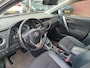 Toyota Auris 1.8 Hybrid EXECUTIVE TREKHAAK 4S-BANDEN STOELVERW PARK-SENSOREN NAVI JBL-AUDIO CAMERA CRUISE BLUETOOTH 17'' LM-VELGEN NL-AUTO