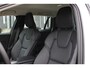Volvo V60 B3 Automaat Essential Edition | Demo Deal | Adaptieve Cruise Control | Blind spot | Parkeercamera | Park Assist voor en Achter | Verwarmbare voorstoelen | Verwambare Achterbank | Stuurverwarming