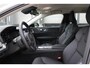 Volvo V60 B3 Automaat Essential Edition | Demo Deal | Adaptieve Cruise Control | Blind spot | Parkeercamera | Park Assist voor en Achter | Verwarmbare voorstoelen | Verwambare Achterbank | Stuurverwarming