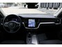 Volvo V60 B3 Automaat Essential Edition | Demo Deal | Adaptieve Cruise Control | Blind spot | Parkeercamera | Park Assist voor en Achter | Verwarmbare voorstoelen | Verwambare Achterbank | Stuurverwarming