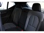 Volvo XC40 B4 Plus Dark | All-season banden | 19 inch lichtmetalen velgen | Parkeercamera achter | Verwarmbare voorstoelen | Verwarmbaar stuurwiel | Bestuurdersstoel met geheugen | Blind spot | Adaptive cruise control | Semi elek. trekhaak | Elektrisch bed. voorstoelen |