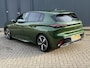 Peugeot 308 1.6 Hybrid 225 GT Automaat Plug-In Hybride / Trekgewicht 1500 kg / Climate control / Leder Alcantara / Drive Assist pakket / Adaptief cruise control / Dode hoek detectie / Keyless / Camera 360°  / Parkeersensoren / LED / Navigatie i-Connected Advanced  / Bluetooth / Apple Carplay / Android Auto / DAB radio / Lichtmetalen wielen 18“ / Michelin 225/40R18 /