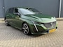 Peugeot 308 1.6 Hybrid 225 GT Automaat Plug-In Hybride / Trekgewicht 1500 kg / Climate control / Leder Alcantara / Drive Assist pakket / Adaptief cruise control / Dode hoek detectie / Keyless / Camera 360°  / Parkeersensoren / LED / Navigatie i-Connected Advanced  / Bluetooth / Apple Carplay / Android Auto / DAB radio / Lichtmetalen wielen 18“ / Michelin 225/40R18 /