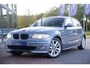 BMW 1-Serie 118i High Executive|Org NL NAP|Automaat|M-Sport|Xenon|Trekhaak|Airco|Cruise|Volledig Onderhouden