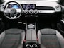Mercedes-Benz GLB 200 AMG Nightpakket | Panoramadak | Trekhaak | Memory | Keyless Go | Sfeerverlichting | Stoelverwarming | Inclusief 24 maanden Mercedes-Benz Certified garantie voor Europa.