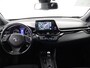 Toyota C-HR 1.8 Hybrid Dynamic Navi. GARANTIE TOT 08-2028! . AFNEEMBARE TREKHAAK. ADAPTIEVE CRUISE CONTROL. PARKEERSENSOREN VOOR & ACHTER.