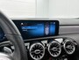 Mercedes-Benz A-klasse 180 AMG Nightpakket | Panoramadak | Sfeerverlichting | CarPlay | Augmented Reality | Parkeerpakket met Camera |. Inclusief 24 maanden Mercedes-Benz Certified garantie voor Europa.