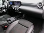 Mercedes-Benz A-klasse 180 AMG Nightpakket | Panoramadak | Sfeerverlichting | CarPlay | Augmented Reality | Parkeerpakket met Camera |. Inclusief 24 maanden Mercedes-Benz Certified garantie voor Europa.
