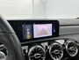 Mercedes-Benz A-klasse 180 AMG Nightpakket | Panoramadak | Sfeerverlichting | CarPlay | Augmented Reality | Parkeerpakket met Camera |. Inclusief 24 maanden Mercedes-Benz Certified garantie voor Europa.