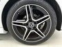 Mercedes-Benz A-klasse 180 AMG Nightpakket | Panoramadak | Sfeerverlichting | CarPlay | Augmented Reality | Parkeerpakket met Camera |. Inclusief 24 maanden Mercedes-Benz Certified garantie voor Europa.