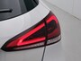 Mercedes-Benz A-klasse 180 AMG Nightpakket | Panoramadak | Sfeerverlichting | CarPlay | Augmented Reality | Parkeerpakket met Camera |. Inclusief 24 maanden Mercedes-Benz Certified garantie voor Europa.
