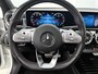 Mercedes-Benz A-klasse 180 AMG Nightpakket | Panoramadak | Sfeerverlichting | CarPlay | Augmented Reality | Parkeerpakket met Camera |. Inclusief 24 maanden Mercedes-Benz Certified garantie voor Europa.