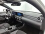 Mercedes-Benz A-klasse 180 AMG Nightpakket | Panoramadak | Sfeerverlichting | CarPlay | Augmented Reality | Parkeerpakket met Camera |. Inclusief 24 maanden Mercedes-Benz Certified garantie voor Europa.