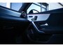 Mercedes-Benz A-klasse 200 Launch Edition Premium Plus AMG panoramadak AMBIENT Apple Carplay Brake assist Camera Multimedia Getint glas 19"L.M. Cruise Navi