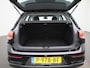 Volkswagen Golf 1.0 TSI Life 110 PK | Airco | Navigatie | Apple Carplay | Parkeersensoren vóór en achter | Adaptieve Cruise Control | Rijstrook behoudassistent | Auto Hold | Buitenspiegels elektrisch verstelbaar en verwarmbaar |