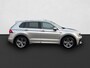 Volkswagen Tiguan 1.4 TSI 125PK R-Line ALL SEASON / TREKHAAK / NAVI / PDC V+A