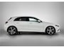 Mercedes-Benz A-klasse 160 Business Solution Ledkoplampen | Apple CarPlay | Achteruitrijcamera | Stoelverwarming Voor. Inclusief 24 maanden Mercedes-Benz Certified garantie voor Europa.