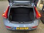 Volvo V40 2.0 T2 Nordic+ / NL-Auto / Dealer-Onderhouden / Standkachel / Cruise-Control / Climate-Control / Stoelverwarming / LED / Radio-Bluetooth / Navi / Verwarmde-Voorruit / PDC-Achter / 16'' LMV / ENZ.