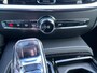 Volvo V60 T6 Aut. Plug-in hybrid AWD Plus Dark | Trekhaak | 360 camera | Harman Kardon audio | Stoel- en stuurwielverwarming | Adaptive cruise control | Dode hoek detectie BLIS |