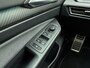 Volkswagen Golf 1.5 eTSI R-Line Business | Automaat | Schuif/Kanteldak | Stoelverwarming | Camera | Adaptieve Cruise | Apple Carplay / Android Auto | Achterbankverwarming |