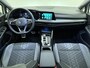 Volkswagen Golf 1.5 eTSI R-Line Business | Automaat | Schuif/Kanteldak | Stoelverwarming | Camera | Adaptieve Cruise | Apple Carplay / Android Auto | Achterbankverwarming |