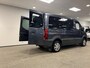 Mercedes-Benz Sprinter L1H1 Rolstoelbus Zelfrijder Rolstoel achter stuur