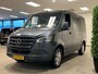 Mercedes-Benz Sprinter L1H1 Rolstoelbus Zelfrijder Rolstoel achter stuur