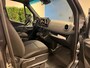 Mercedes-Benz Sprinter L1H1 Rolstoelbus Zelfrijder Rolstoel achter stuur
