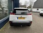 Peugeot 2008 1.2 Turbo 100 PK Allure Pack | Trekhaak 1200KG | Navigatie | Keyless Start | Lichtmetaal | Camera | Parkeersensoren Achter | Cruise Control | Climate control | LED Dagrijverlichting | 17" Lichtmetalen Velgen | Hoge Zitpositie |