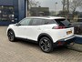 Peugeot 2008 1.2 Turbo 100 PK Allure Pack | Trekhaak 1200KG | Navigatie | Keyless Start | Lichtmetaal | Camera | Parkeersensoren Achter | Cruise Control | Climate control | LED Dagrijverlichting | 17" Lichtmetalen Velgen | Hoge Zitpositie |