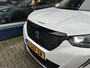 Peugeot 2008 1.2 Turbo 100 PK Allure Pack | Trekhaak 1200KG | Navigatie | Keyless Start | Lichtmetaal | Camera | Parkeersensoren Achter | Cruise Control | Climate control | LED Dagrijverlichting | 17" Lichtmetalen Velgen | Hoge Zitpositie |