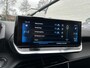 Peugeot 2008 1.2 Turbo 100 PK Allure Pack | Trekhaak 1200KG | Navigatie | Keyless Start | Lichtmetaal | Camera | Parkeersensoren Achter | Cruise Control | Climate control | LED Dagrijverlichting | 17" Lichtmetalen Velgen | Hoge Zitpositie |