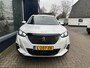 Peugeot 2008 1.2 Turbo 100 PK Allure Pack | Trekhaak 1200KG | Navigatie | Keyless Start | Lichtmetaal | Camera | Parkeersensoren Achter | Cruise Control | Climate control | LED Dagrijverlichting | 17" Lichtmetalen Velgen | Hoge Zitpositie |