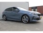 BMW 1-Serie 118i High Executive M-sport | Incl. 12 maanden garantie | Cruise control | Kuipstoelen | Schuif/kantel dak | Climate control | Apple carplay | Navigatie | DAB radio | Harman/Kardon |