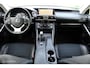 Lexus IS 300h Hybrid Business Line, Stoelverw, Camera, Pdc voor + achter, Cruise, Half Leder, Navi, 17 inch Lmv.