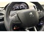 Peugeot 2008 1.2T Style | 82PK | Navigatie | Trekhaak | Panorama Dak | Climate Control | Automatische Verlichting | Cruise Control | Bluetooth | Parkeer Sensoren Achter |