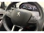 Peugeot 2008 1.2T Style | 82PK | Navigatie | Trekhaak | Panorama Dak | Climate Control | Automatische Verlichting | Cruise Control | Bluetooth | Parkeer Sensoren Achter |