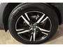 Volvo XC40 B4 211PK Automaat Plus Dark / Navigatie / Adaptive Cruise / Harman Kardon / Stuur- & Stoelverwarming / Elektrische achterklep / Achteruitrijcamera / Elektrische stoelverst. met geheugen